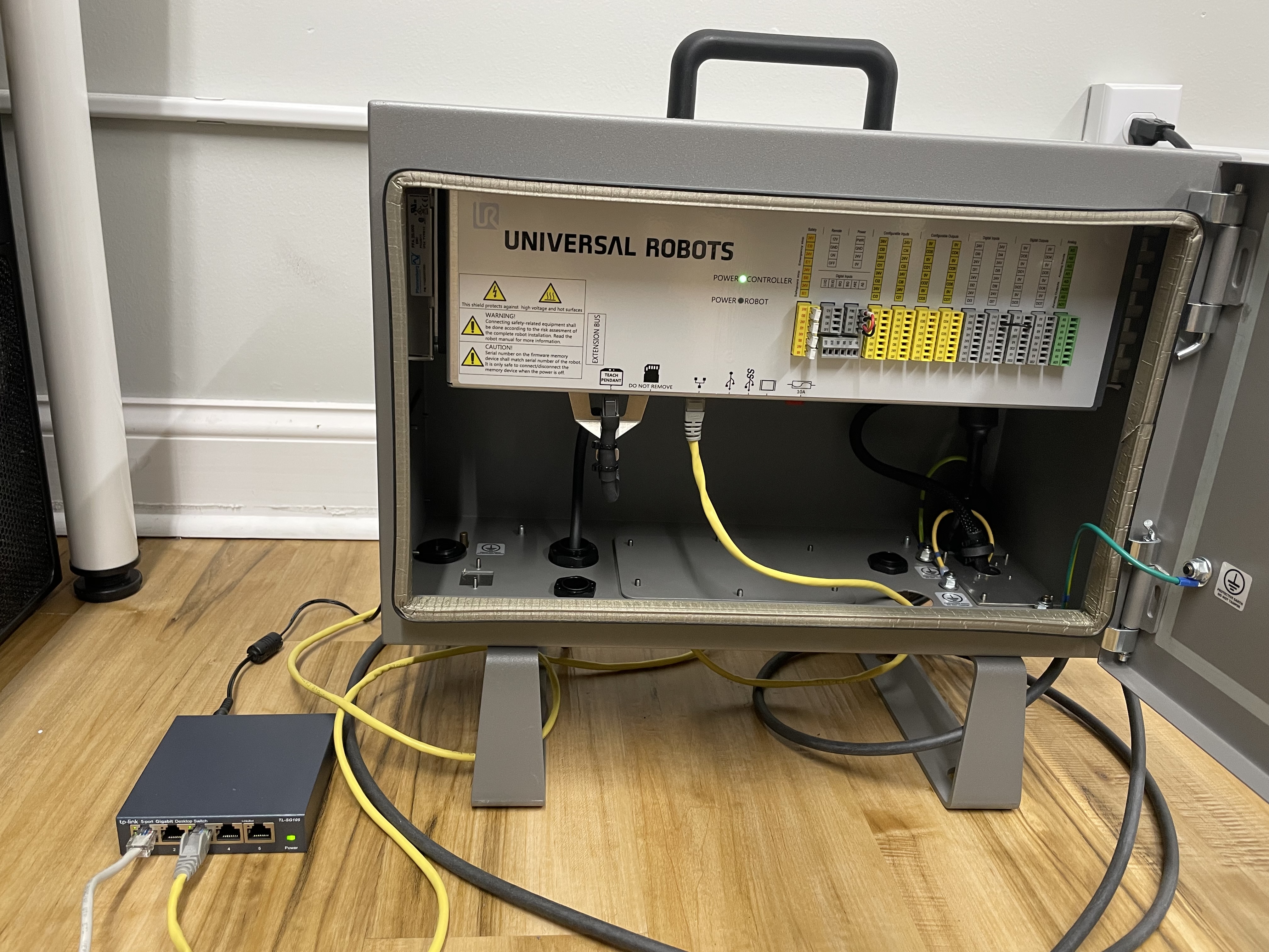 UR industrial PC networking